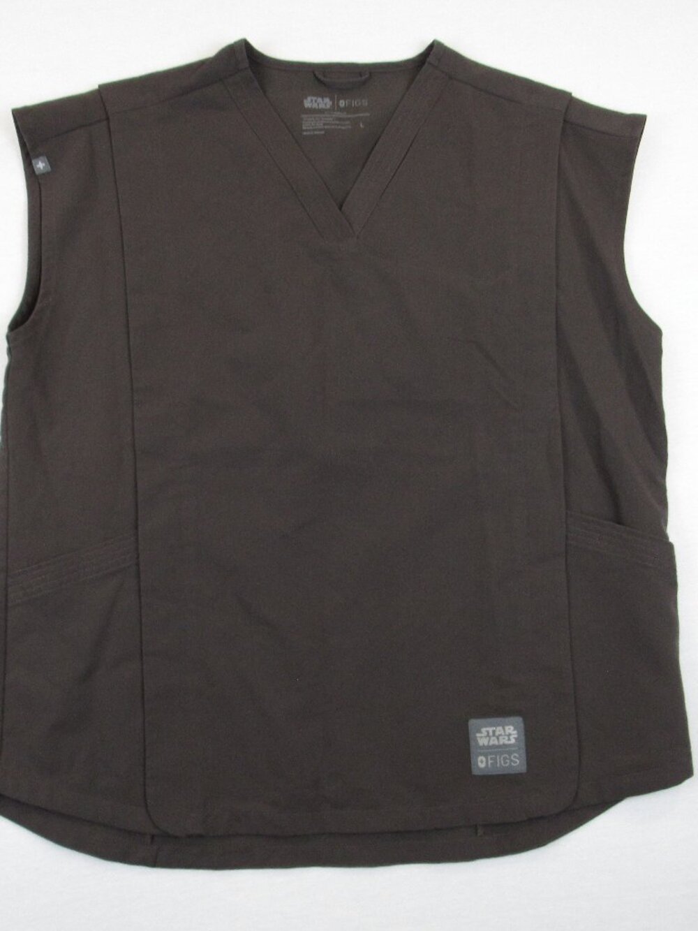 FIGS STAR WARS Scrub Top Women’s Size L V-Neck Pockets Nurse Medical Apparel
